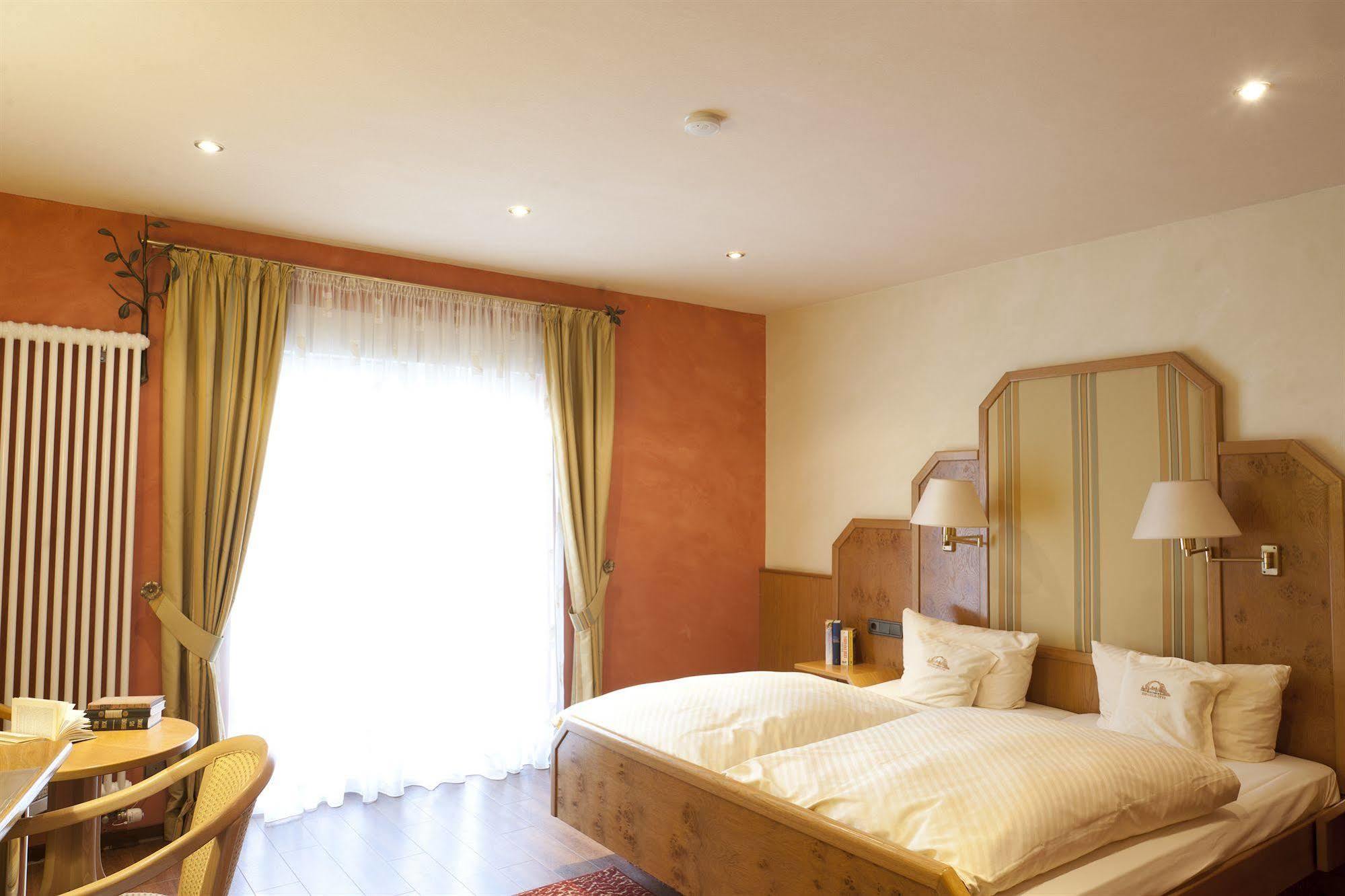 Gutshof Ziegelhuette Hotel อีเดินโคเบิน ภายนอก รูปภาพ
