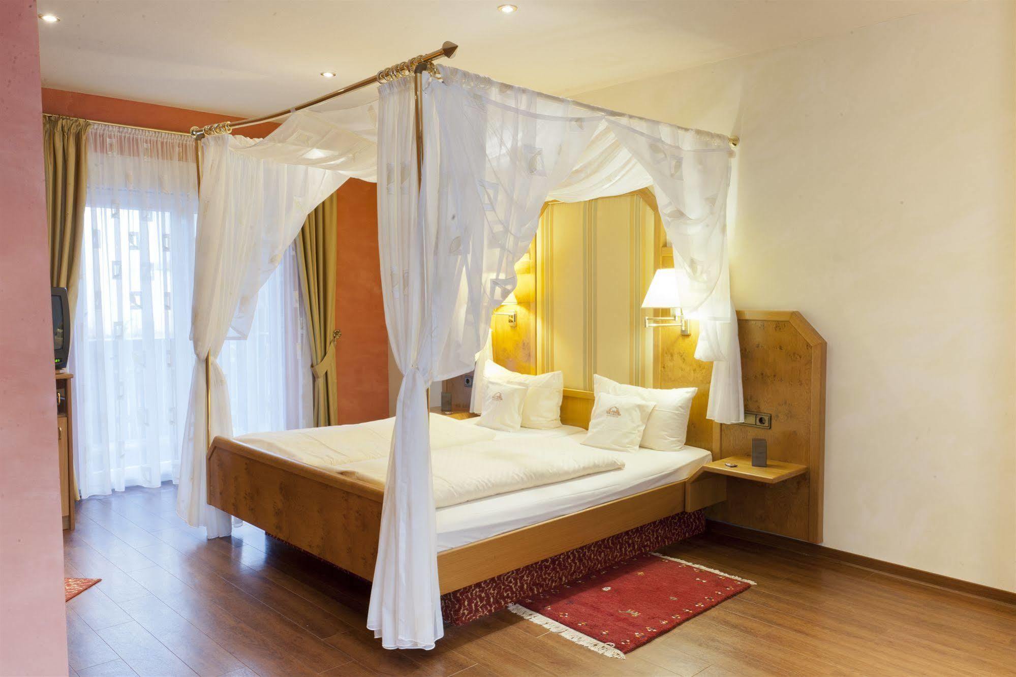 Gutshof Ziegelhuette Hotel อีเดินโคเบิน ภายนอก รูปภาพ